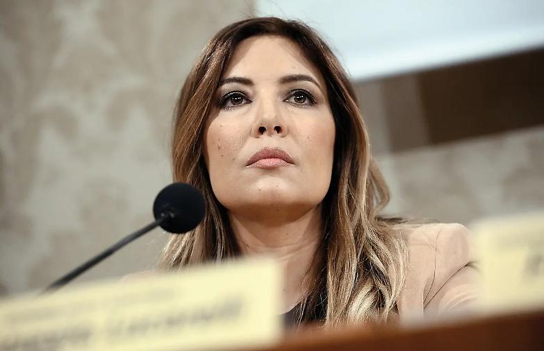 Cara Lucarelli, la democrazia non processa l&rsquo;imbecillit&agrave;