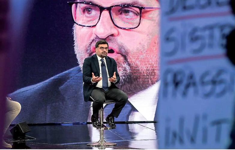 La cena indigesta dello Champagne: il Palamaragate svelato sui giornali. Ma nessuno ha mai voluto indagare