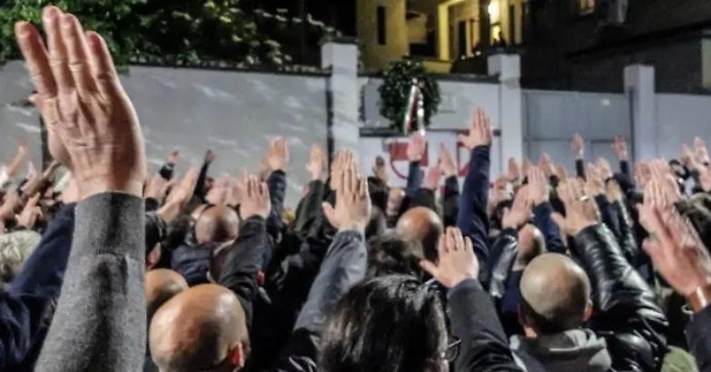 Saluto romano: dalla Cassazione una sentenza ragionevole