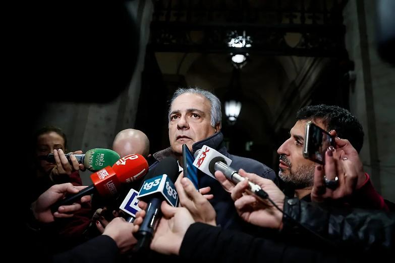 Caso Salis, il pap&agrave; di Ilaria: &ldquo;Dal governo solo no, rester&agrave; in galera&rdquo;