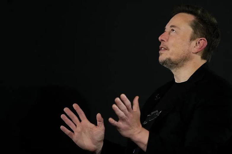 &laquo;Con Elon Musk si va verso il Superuomo, la legge stia al passo&raquo;