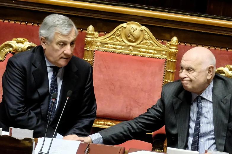 Tajani su Salis: &laquo;Fatto tutto il possibile&raquo;. E il Pd sbotta