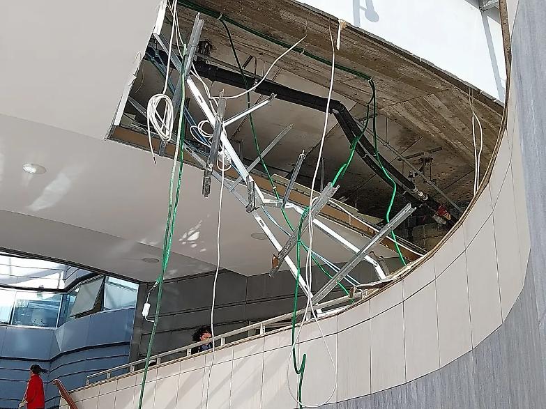 Roma, crolla il controsoffitto della Corte d&rsquo;appello: allagato l&rsquo;ingresso