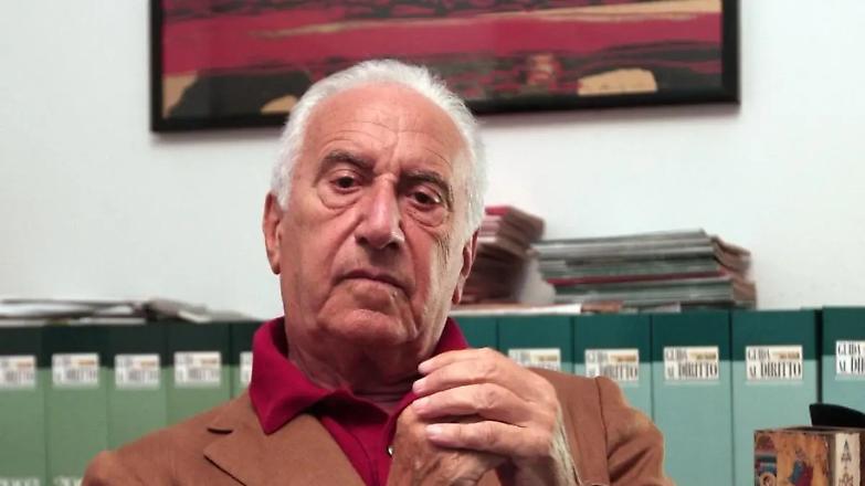 Napoli, ha un malore durante un convegno: morto a 92 anni l&rsquo;avvocato Siniscalchi