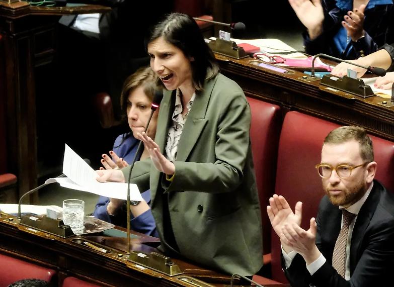 Schlein chiama Meloni. E il governo dice s&igrave; al &ldquo;cessate il fuoco&rdquo; del Pd