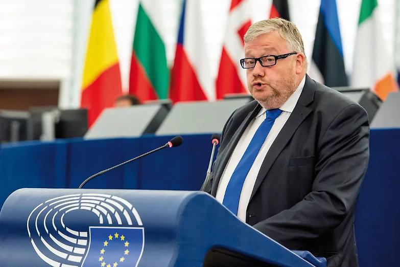 Qatargate, i giudici strappano il bavaglio agli indagati: &laquo;Illegale&raquo;