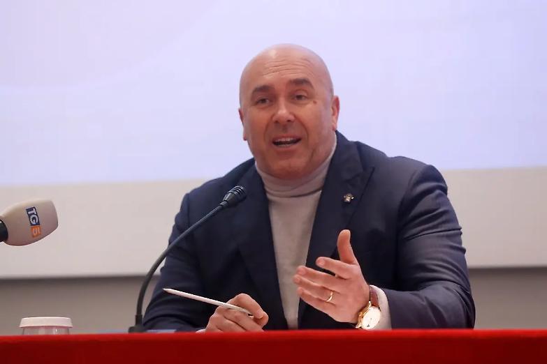 Bandecchi ritira le dimissioni: &ldquo;Non posso lasciare la mia citt&agrave; agli incapaci&rdquo;