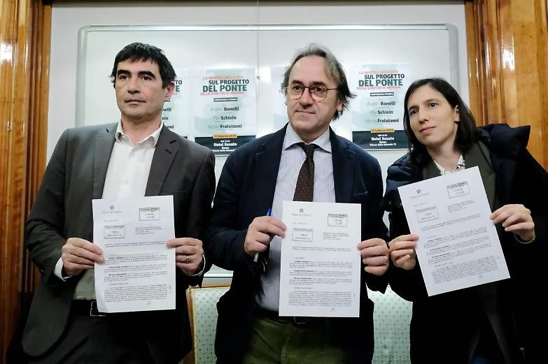 Fermare il Ponte per via giudiziaria: Pd e Avs portano le carte in Procura