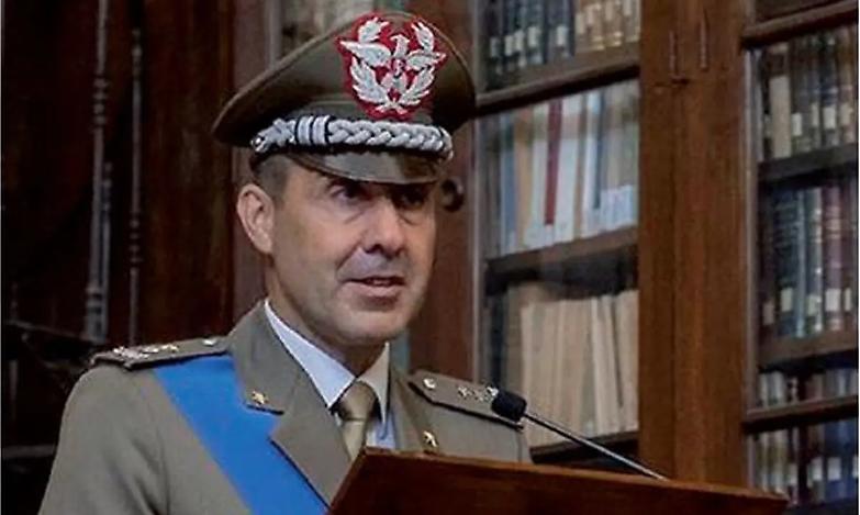 &ldquo;Ti candidi con la Lega? Ecco l&rsquo;indagine&rdquo;. Salvini difende Vannacci