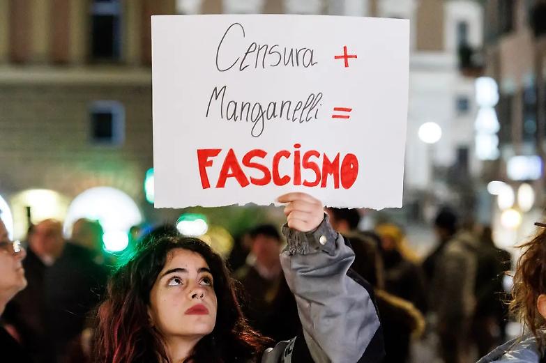 Studenti presi a manganellate in Toscana, Mirabelli: &laquo;Il diritto a manifestare va garantito, bene Mattarella&raquo;