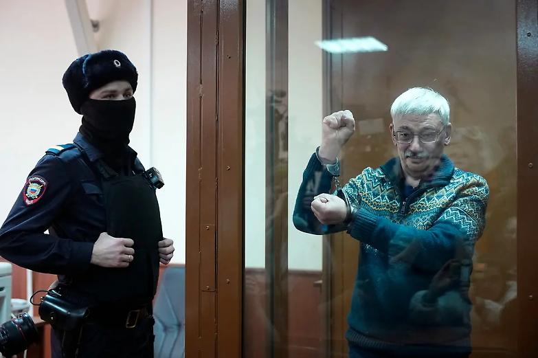 Russia, condannato il dissidente Orlov: &laquo;Non mi pento, Putin un fascista&raquo;