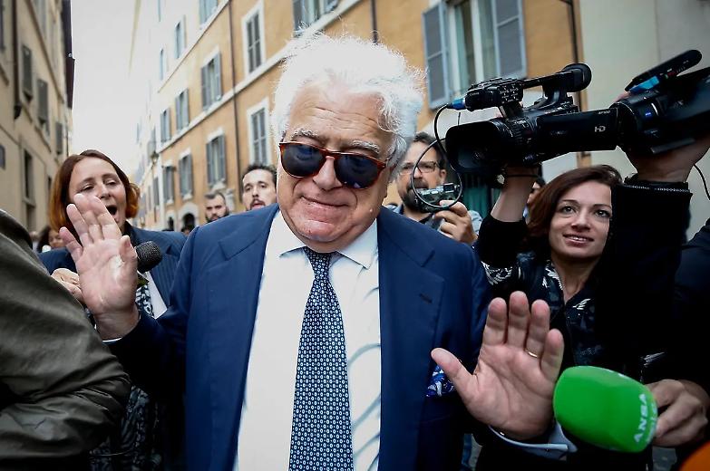 Denis Verdini torna in carcere, revocati gli arresti domiciliari