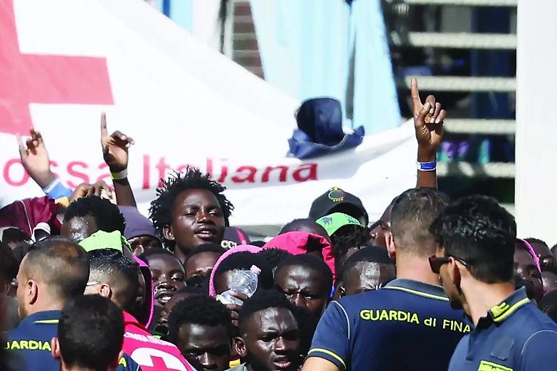 Dal mare in carcere cos&igrave; si criminalizzano i &ldquo; capitani scafisti&rdquo;