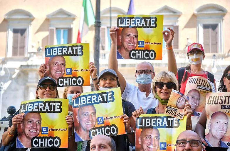 Chico Forti, l&rsquo;annuncio di Meloni: &ldquo;Torner&agrave; in Italia dopo 24 anni di detenzione negli Usa&rdquo;