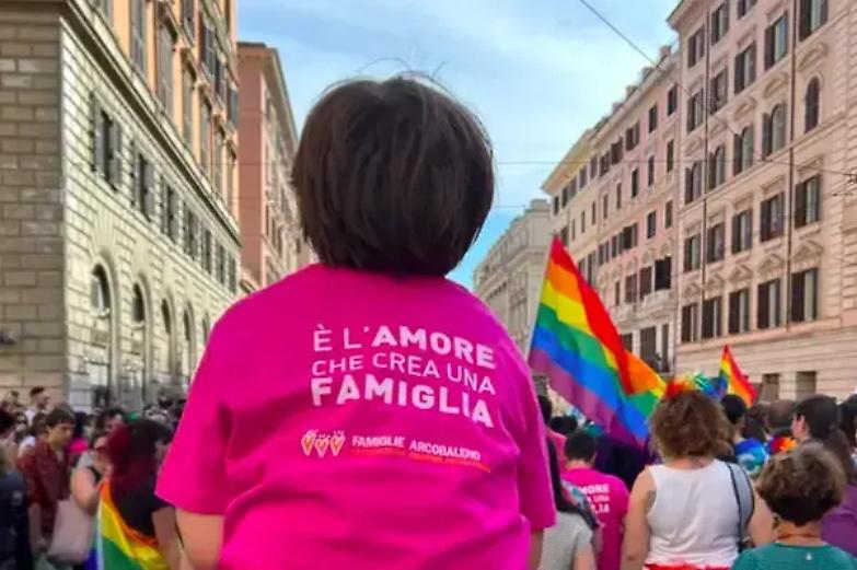 Padova, il tribunale ha deciso: gli atti di nascita con due mamme non si toccano. Per ora...