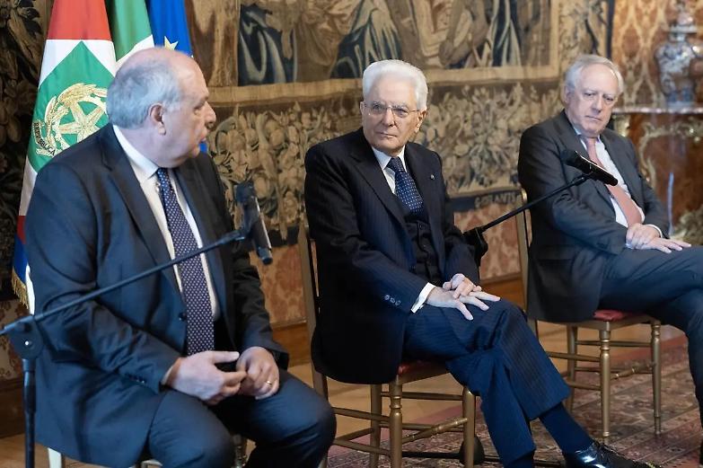 Mattarella: &ldquo;Non sono un sovrano. Promulgare le leggi non significa condividerle&rdquo;