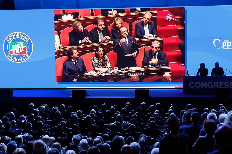 La guerra sui test per i magistrati: quel &ldquo;chiodo fisso&rdquo; del Cavaliere che scandalizza ancora l&rsquo;Anm