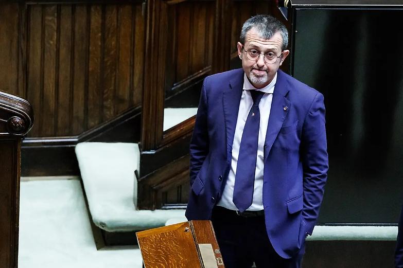 Caso Cospito, al via il processo a Delmastro. Il Pd chiede (di nuovo) di costituirsi parte civile