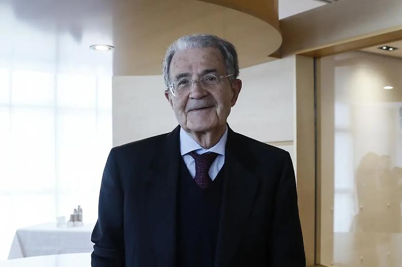 Con la caduta dei 5 Stelle il campo largo si restringe. Come ha suggerito Prodi servirebbero i contadini...