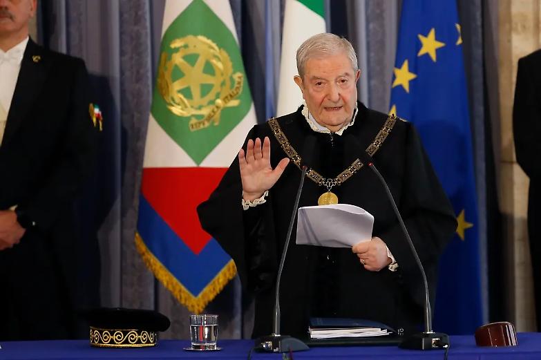 La Consulta scuote la politica: &laquo;Ora una legge sul fine vita, o faremo noi&raquo;