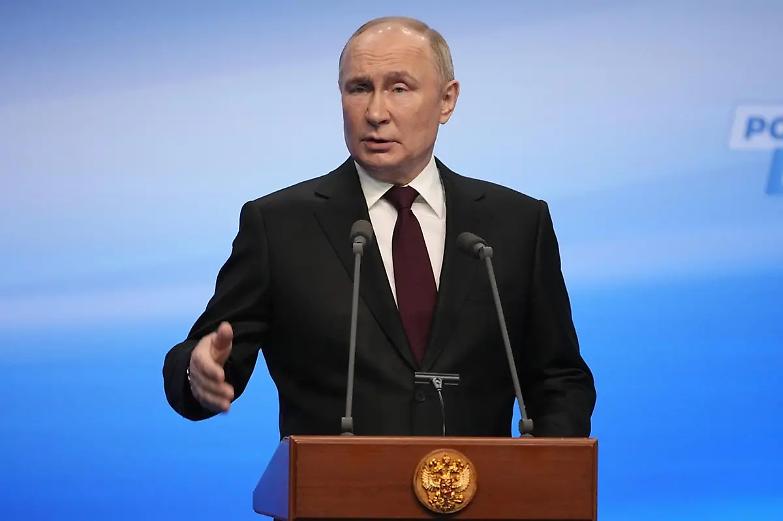 Putin: &laquo;L&rsquo;Ucraina ha disposto un varco per far fuggire i terroristi&raquo;