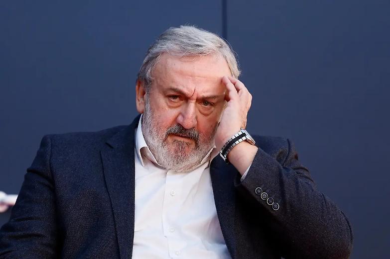 Emiliano e la smania di prendersi la scena che sbalordisce il Pd