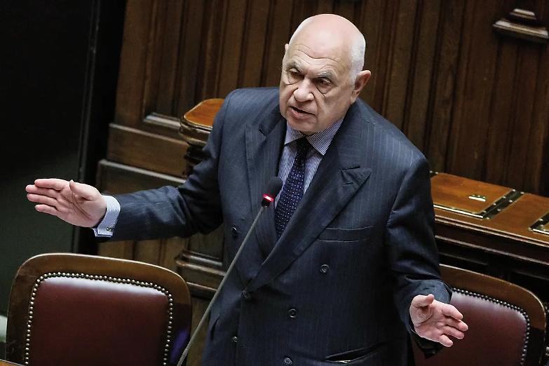 La carica dei 108 magistrati contro i test psicoattitudinali voluti dal ministro della Giustizia Carlo Nordio