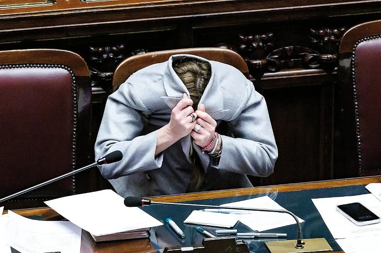 Chi tifa premierato, chi tifa per il Colle, ma nessuno fa il tifo per il Parlamento