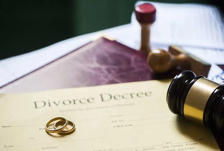 Divorziati per sbaglio: il matrimonio finisce per un errore di click