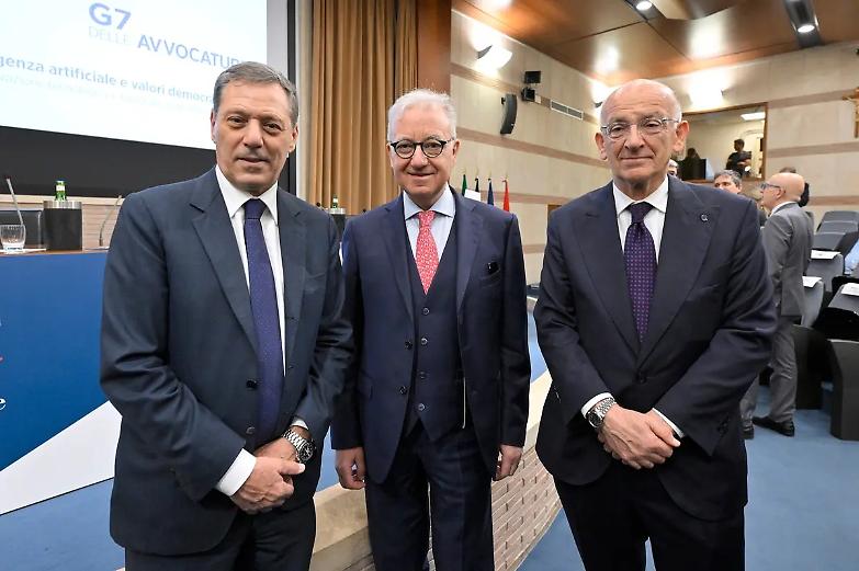 &laquo;Vieteremo ai giudici di farsi scrivere le sentenze dai robot&raquo;