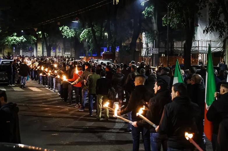 Fascismo, le Sezioni Unite della Cassazione: &laquo;Sul Saluto Romano valutare il contesto e se &egrave; concreto il pericolo&raquo;