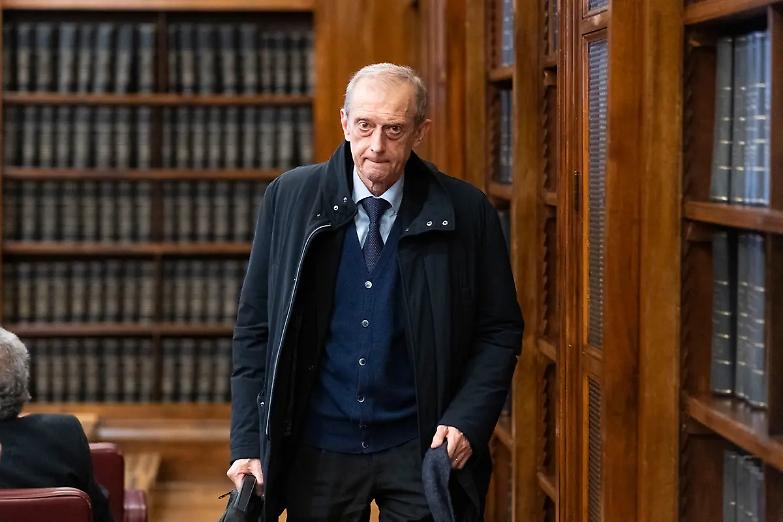 &ldquo;Caccia al ladro&rdquo; su Fassino. L&rsquo;assurda gogna contro il mite Piero