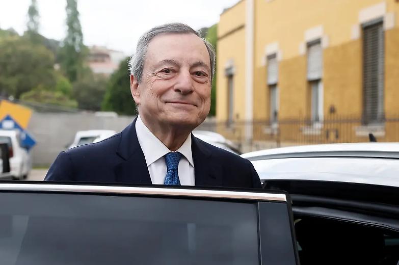 Sostenuto da Macron, osteggiato da Tajani. Il paradosso italiano che ostacola Draghi