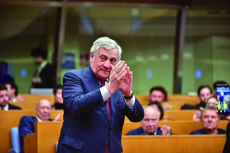 Le carriere separate entrano in agenda: &egrave; la riscossa di Fi