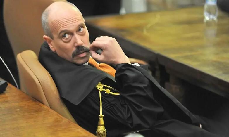 Per il Csm De Pasquale non pu&ograve; fare il procuratore aggiunto di Milano. E Gasparri &ldquo;esulta&rdquo;