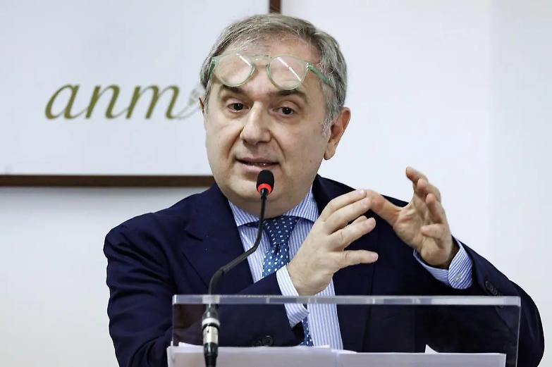 L&rsquo;Anm approva la mozione unitaria, Santalucia: &laquo;I magistrati non staranno in un silenzio coatto&raquo;