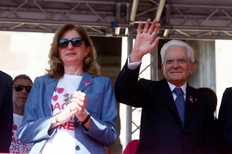 Mattarella alla Race for the cure: &laquo;La lotta ai tumori al seno &egrave; fondamentale per l&rsquo;umanit&agrave;&raquo;
