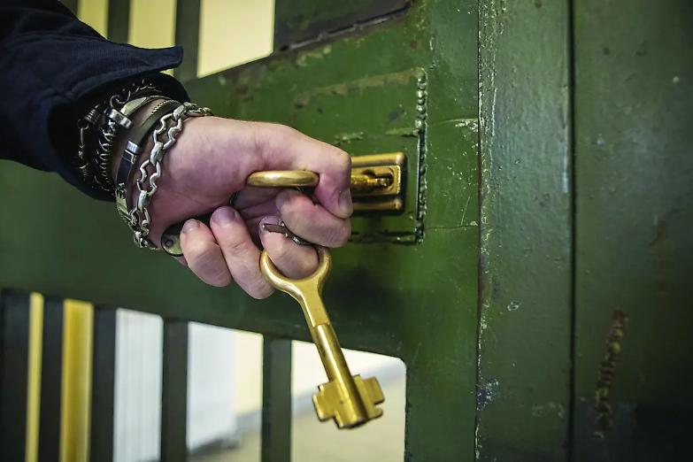 La Consulta: &laquo;Telefonate ai figli minori, illegittimo un regime pi&ugrave; restrittivo&raquo;