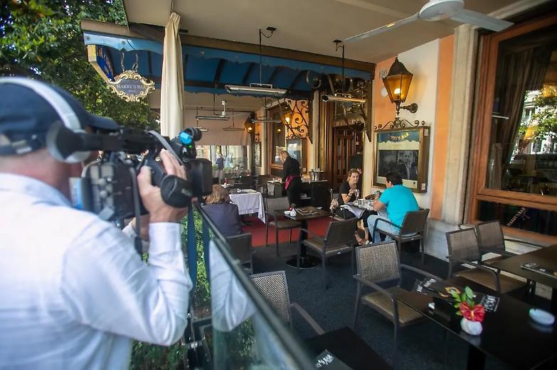 Depardieu prende a pugni il re dei paparazzi Rino Barillari. Lui: &ldquo;Lo denuncio&rdquo;