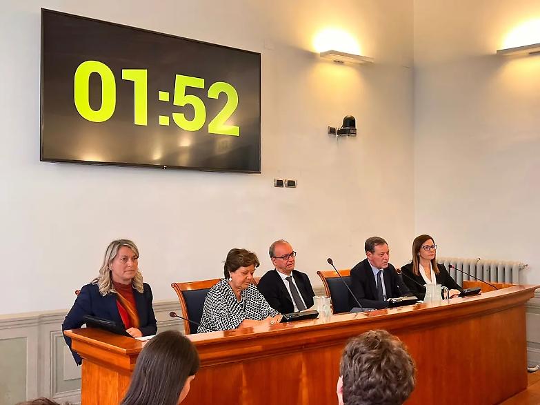 &laquo;Non vivere per s&eacute; ma in relazione: ecco il vero spirito della democrazia&raquo;