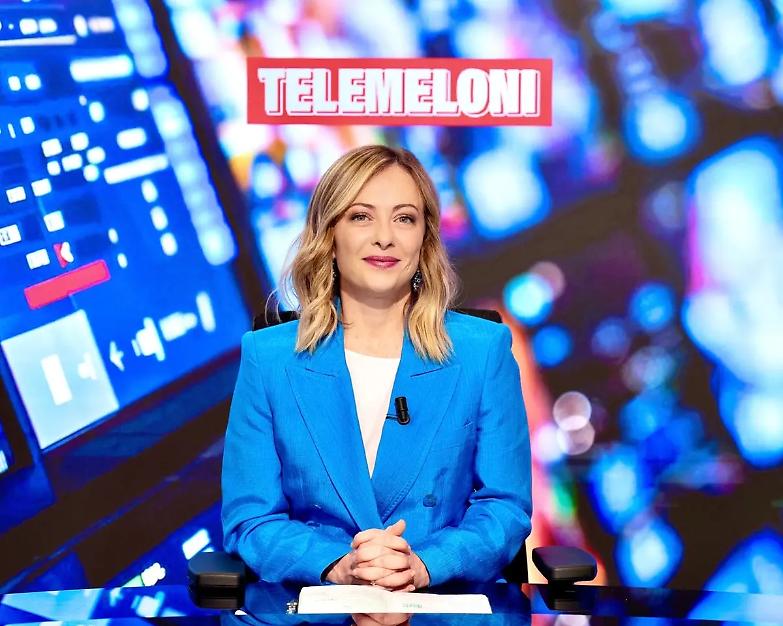 Meloni e quella foto di Renzi a Palazzo Chigi che doveva servire da monito