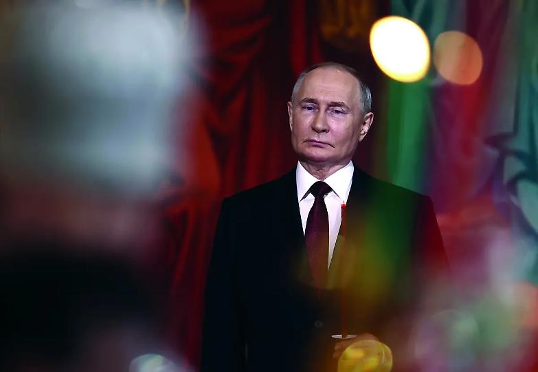 Il Consigliere di Putin: &laquo;Spaventare la Nato con il fungo atomico&raquo;