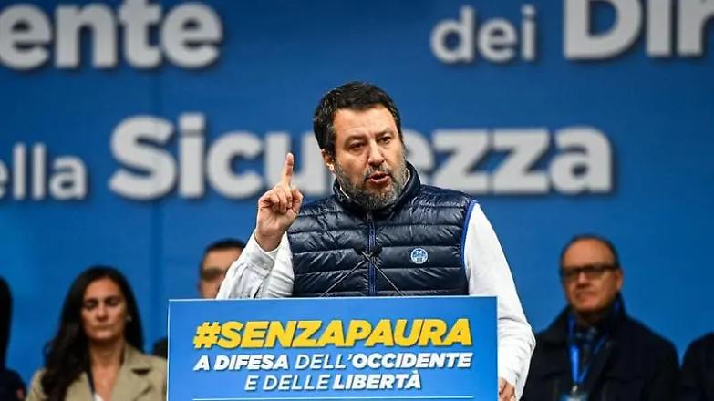 Il contro-comizio di Salvini e Vannacci tra difesa di Israele e sfott&ograve; a Schlein