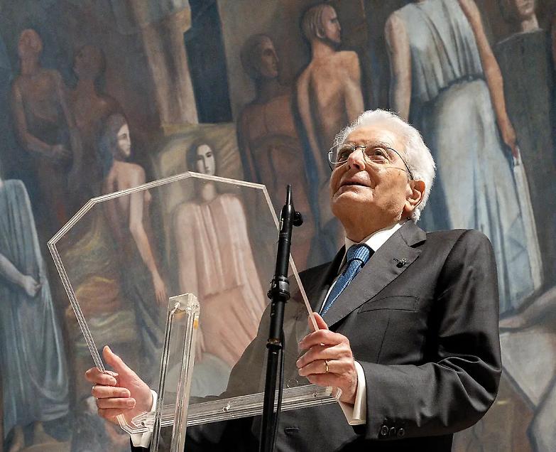Mattarella: &laquo;Il 2 giugno una pagina decisiva della democrazia&raquo;