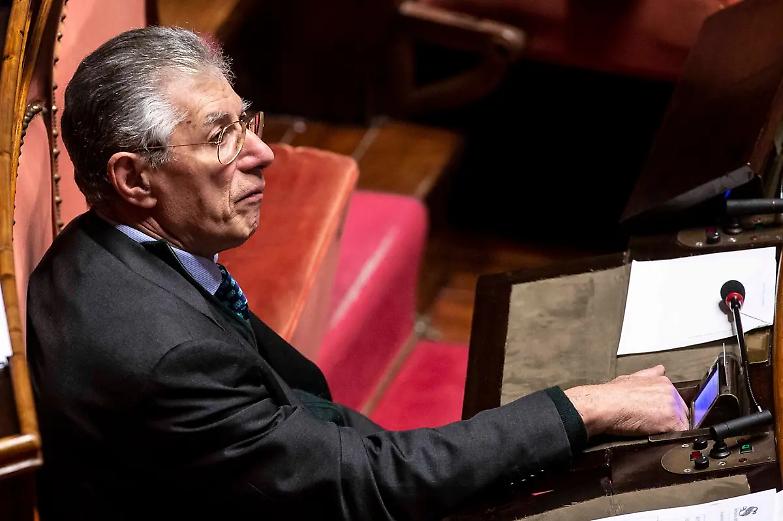 Matteo Salvini processa Umberto Bossi: &laquo;Ne parleremo con i militanti&raquo;