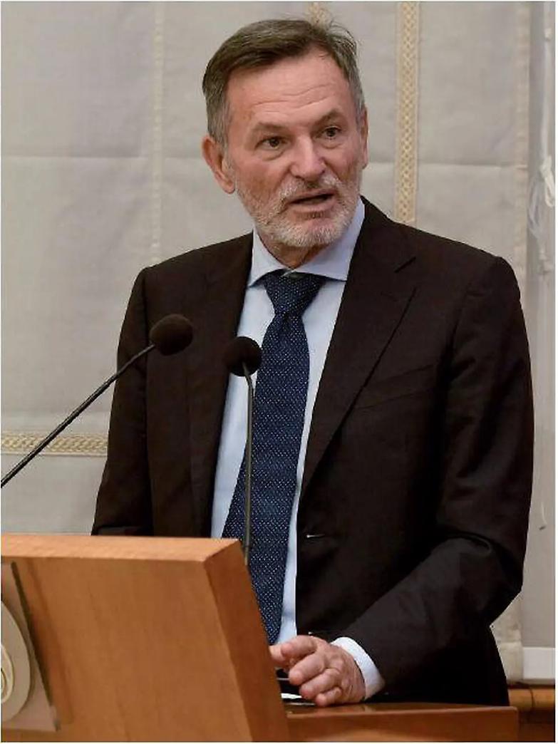 &laquo;Dobbiamo liberare il processo dal condizionamento dei media&raquo;