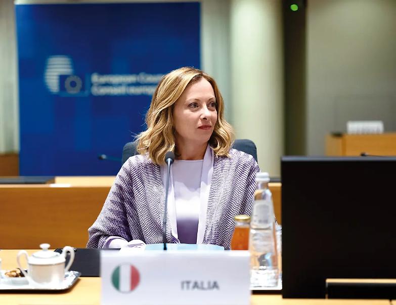 Meloni rischiatutto tentata dal s&igrave; al bis di von der Leyen