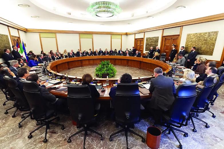 &laquo;Uffici di procura aperti e dialogo con gli avvocati: stop all&rsquo;era delle monadi&raquo;