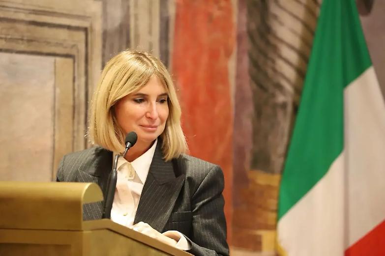 &laquo;Lo stupro come arma di guerra: con la mia legge sar&agrave; reato universale&raquo;