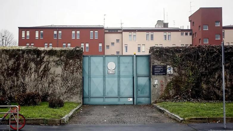 Carcere minorile Beccaria, notte di disordini e di ordinaria follia: incendio all&rsquo;interno dell&rsquo;istituto